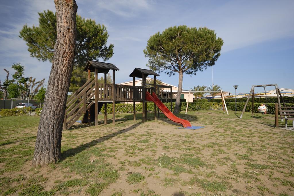 La Cecinella Apartments Marina di Cecina Buitenkant foto