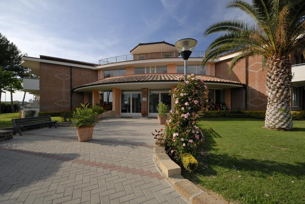 La Cecinella Apartments Marina di Cecina Buitenkant foto