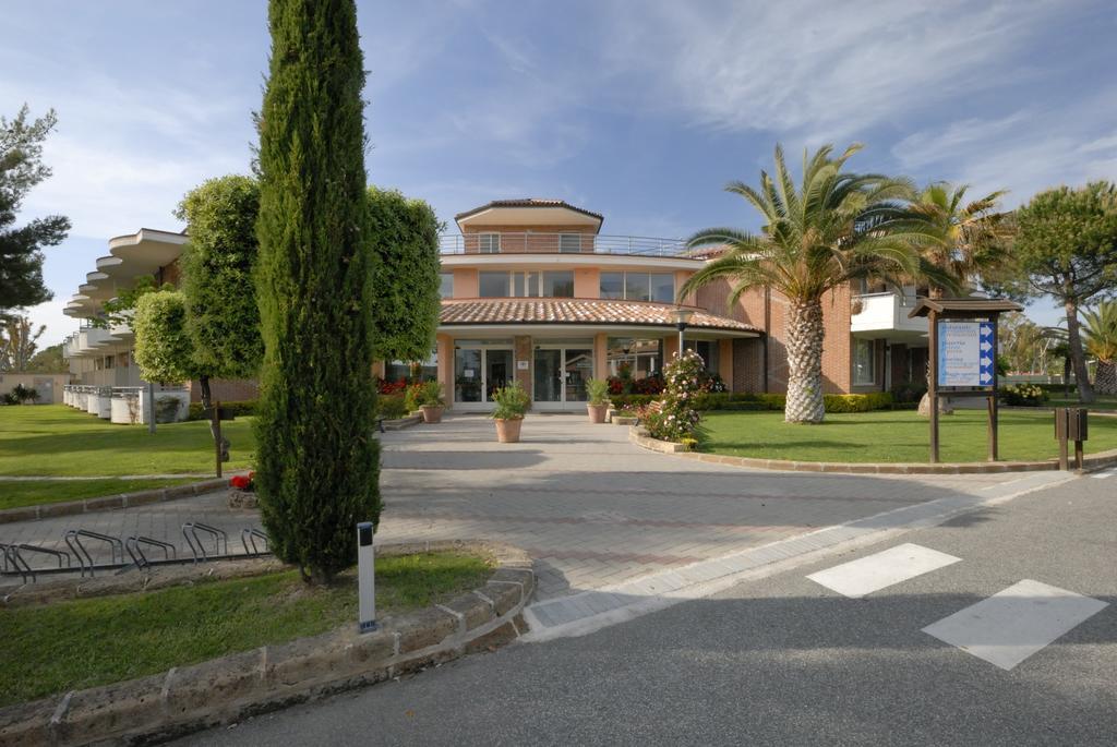 La Cecinella Apartments Marina di Cecina Buitenkant foto