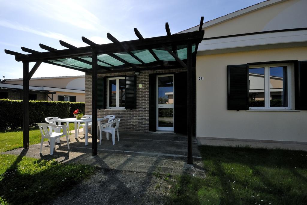 La Cecinella Apartments Marina di Cecina Buitenkant foto